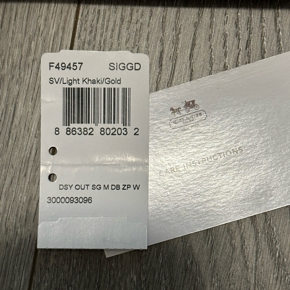 Coach Wristlet - Picture 6 of 6